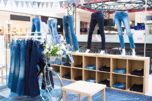 C&A THE DENIM stand (1)