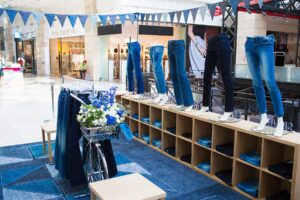 C&A THE DENIM stand (4)