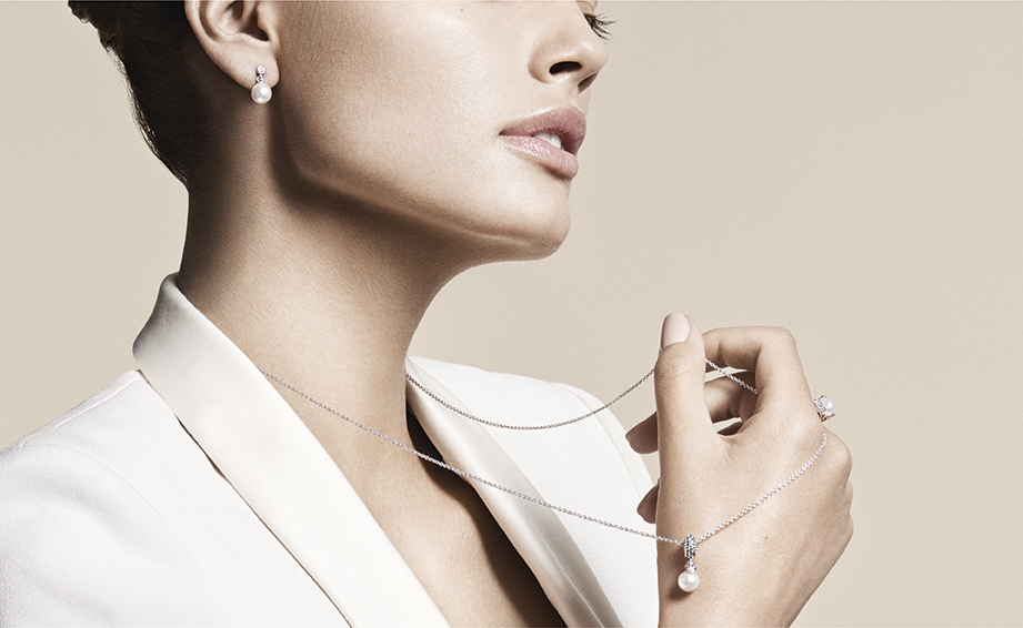 PAN_PR_MD16_KRISTINA_LUMINOUS_01_RGB